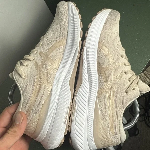 Asics Gel Kayano 29 Women's Size 9.5 Tan Cream Running Shoes Sneakers 1012B272 - Picture 10 of 12